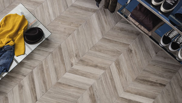 The beautifully traditional Chevron shape springs back to life thanks to Ceramica Rondine