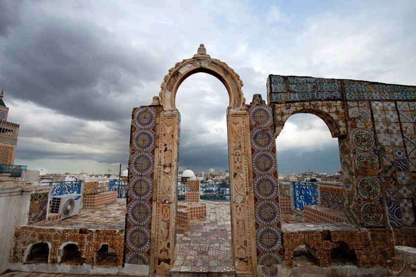 Rondine ceramics on display in Tunis