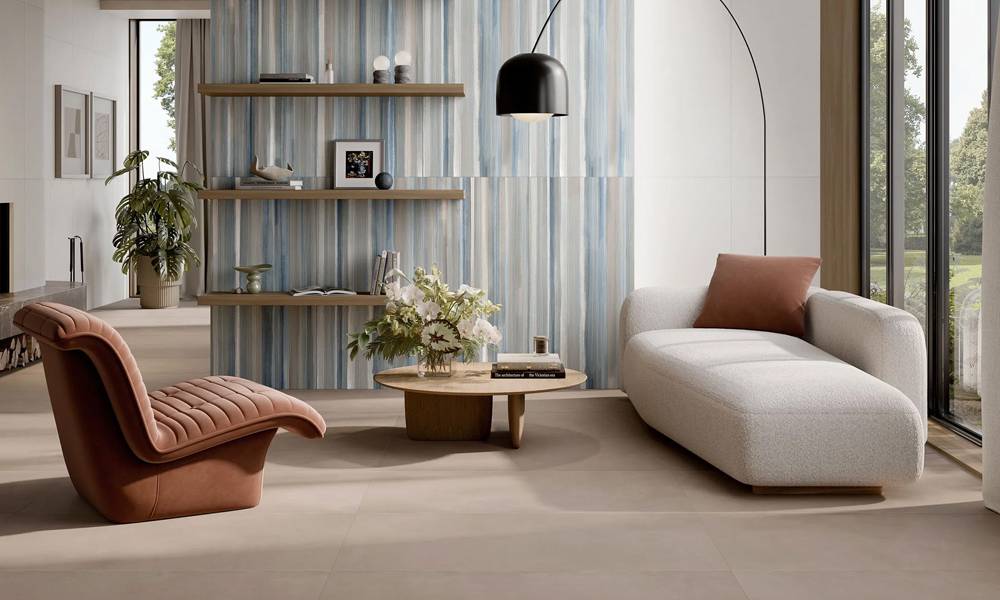 Arredi minimal e superfici architettoniche: quando il gres porcellanato definisce lo spazio