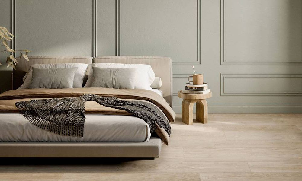 Gres porcellanato effetto legno in camera da letto: come creare un'atmosfera rilassante e accogliente